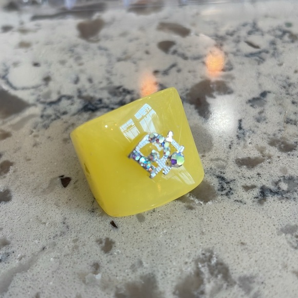 🆕🎇Fantastic Fun Ring with designer inspired detail - Picture 4 of 4